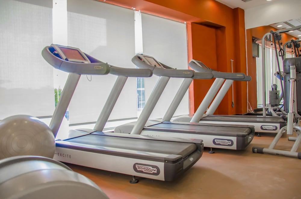 Helnan Dreamland Hotel 6th of October City Exterior foto Treadmills in a gym