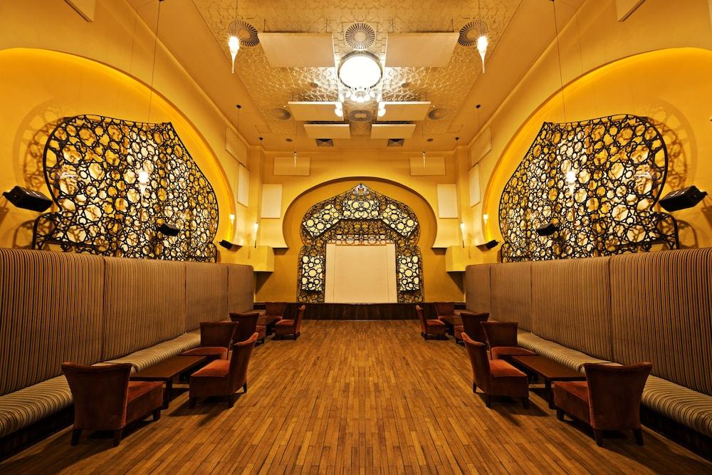 Helnan Dreamland Hotel 6th of October City Exterior foto The interior of the main hall